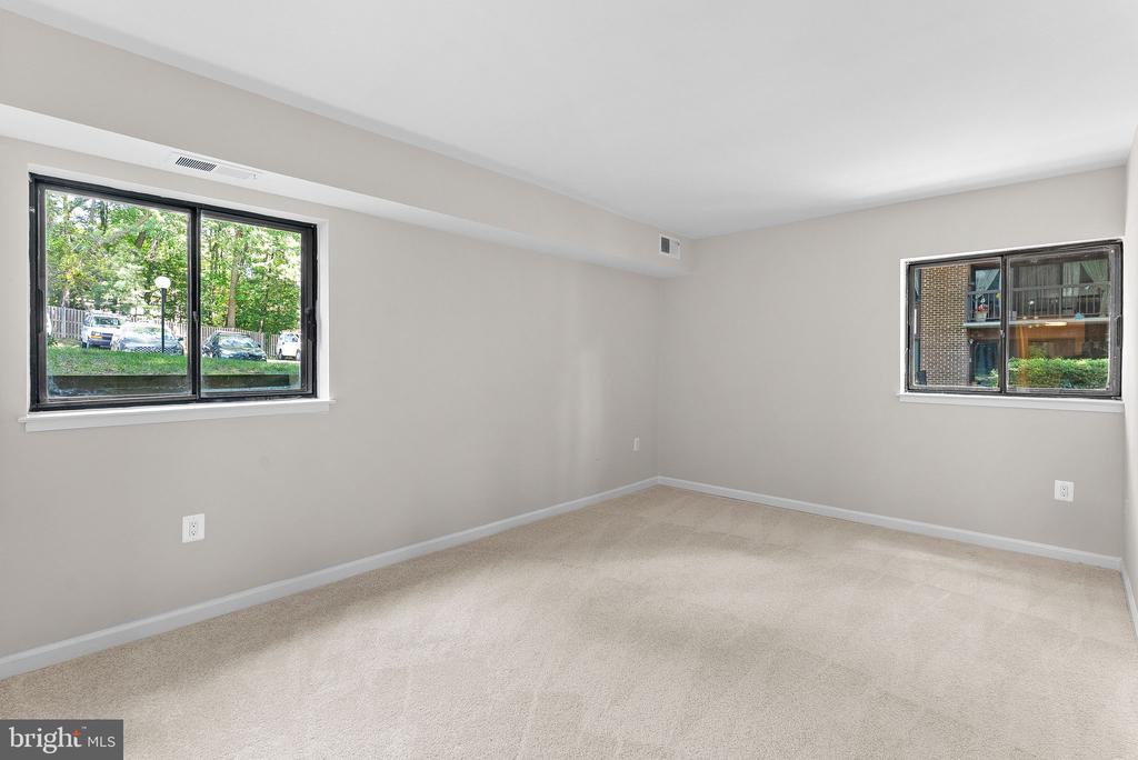 9713 KINGS CROWN COURT 2
