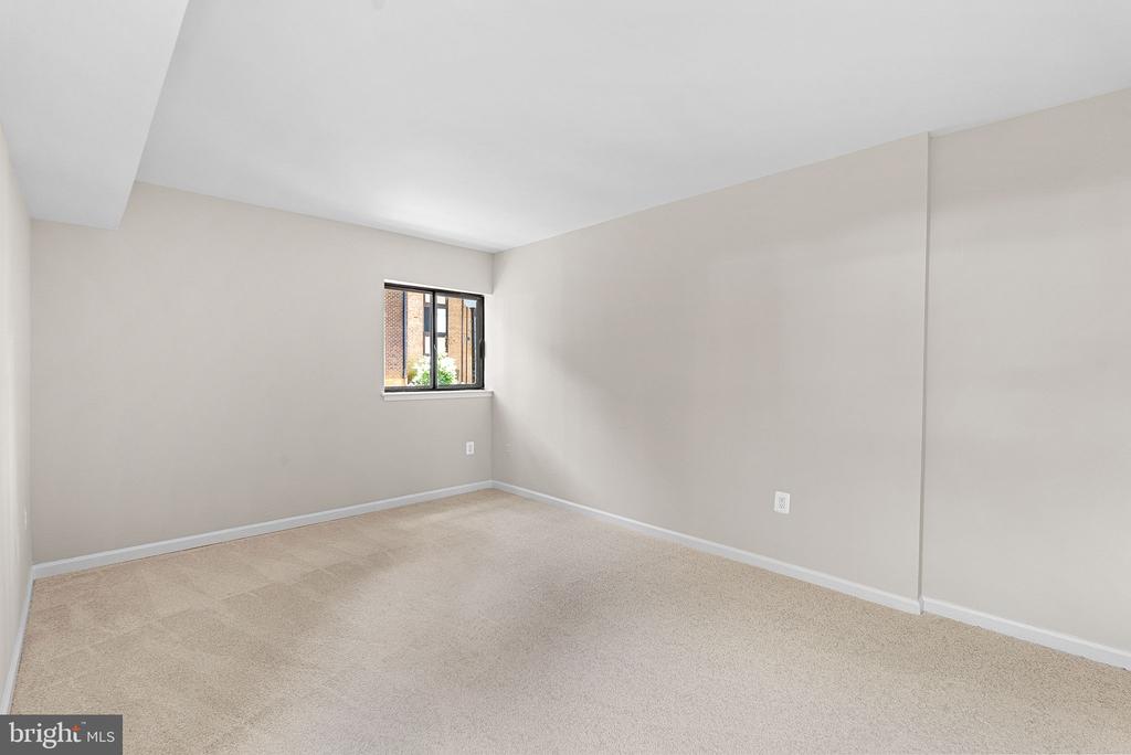 9713 KINGS CROWN COURT 2