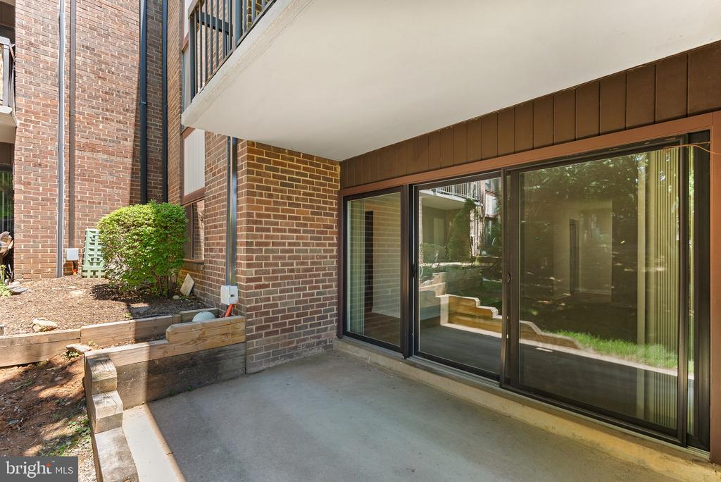 9713 KINGS CROWN COURT 2