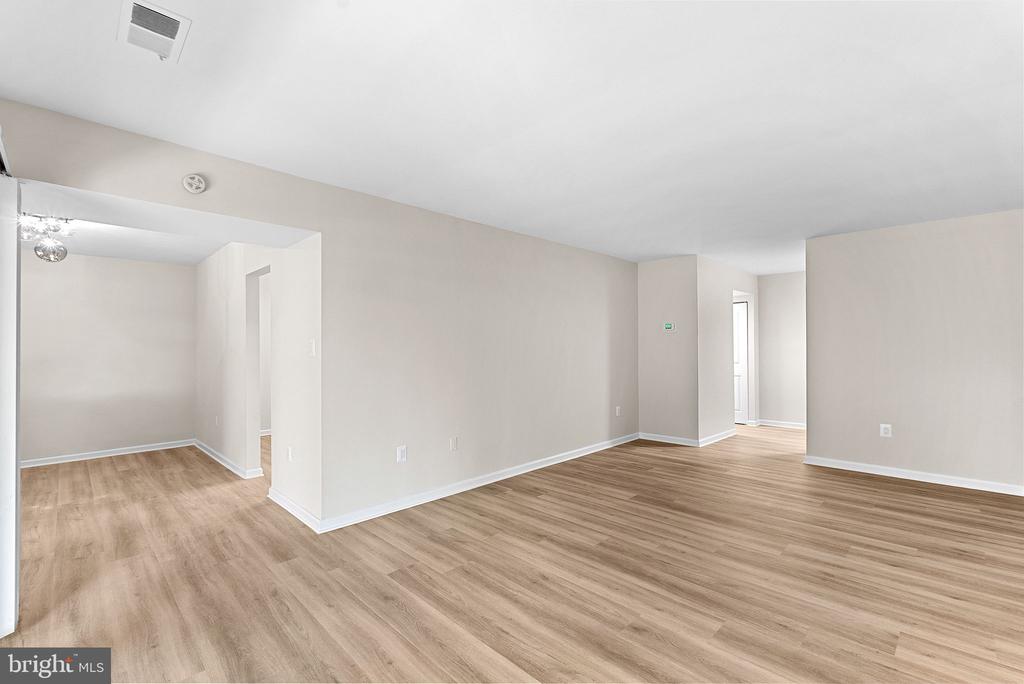 9713 KINGS CROWN COURT 2