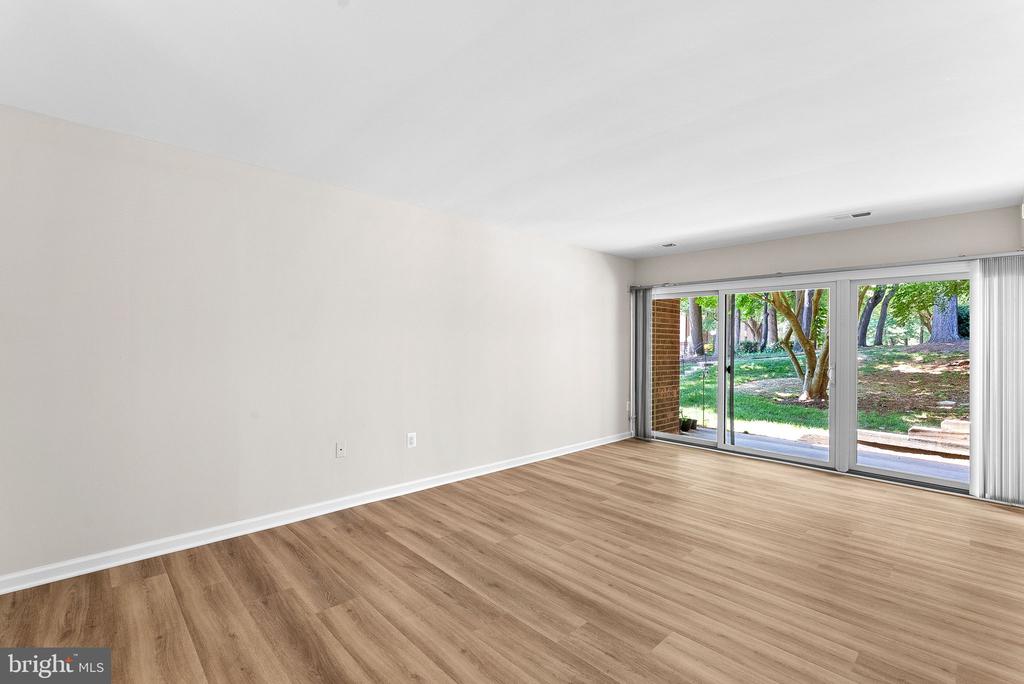 9713 KINGS CROWN COURT 2