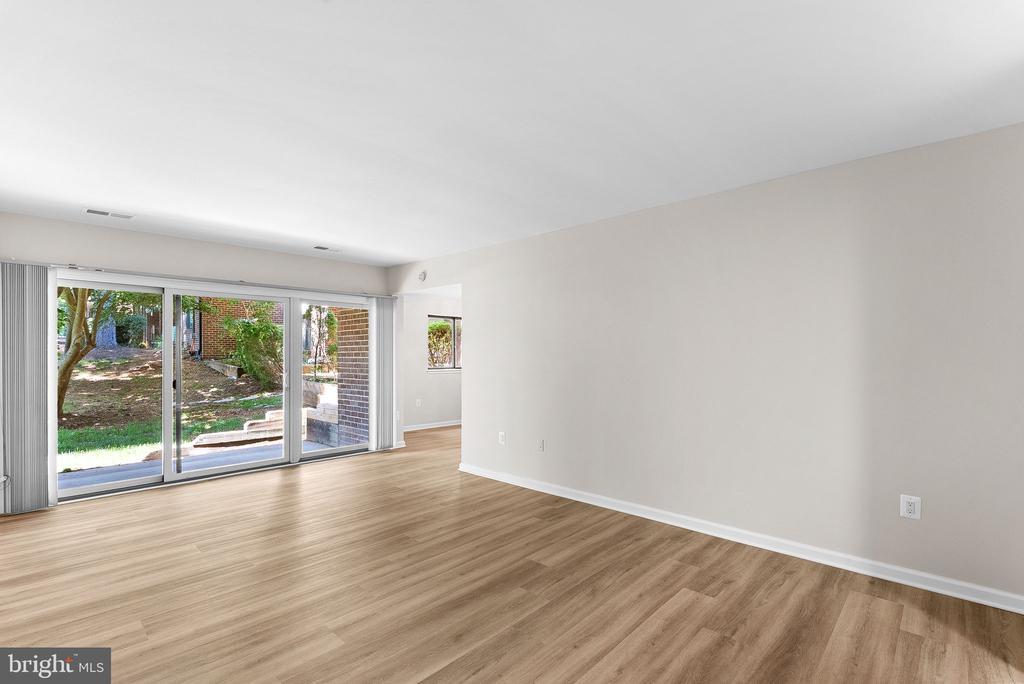 9713 KINGS CROWN COURT 2