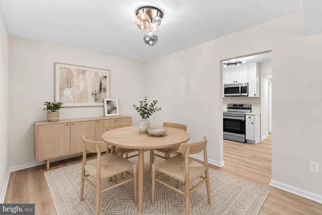 9713 KINGS CROWN COURT 2