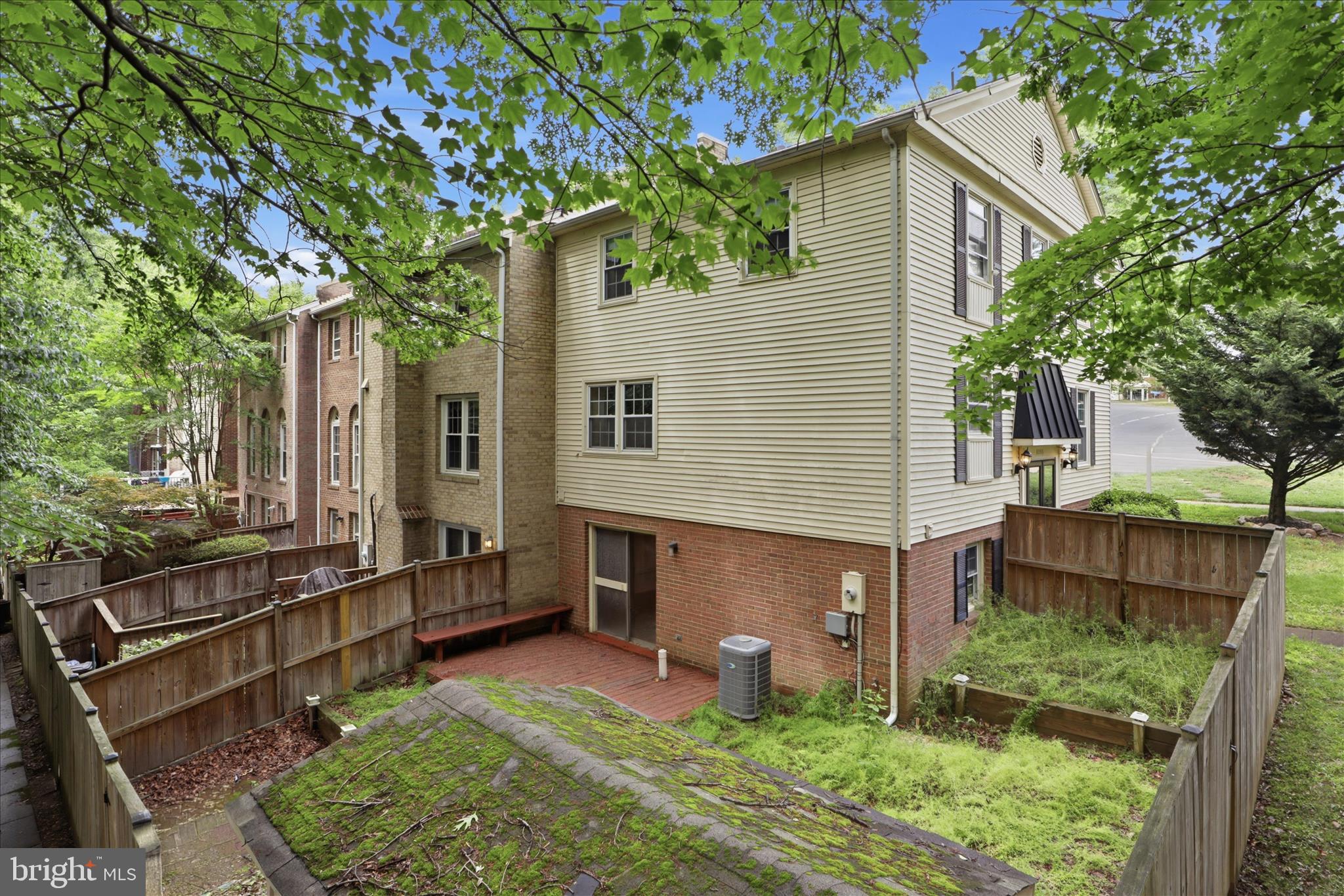 8086 SLEEPY VIEW LANE