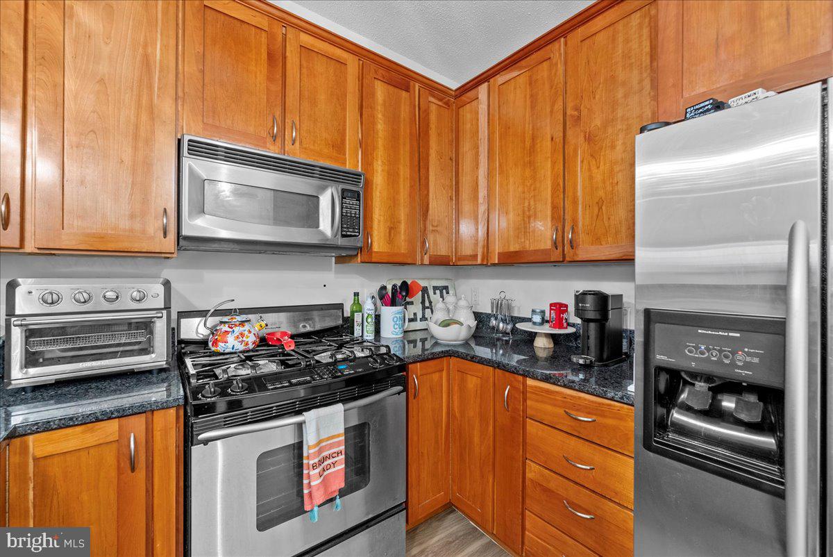1708 LAKE SHORE CREST DRIVE 24