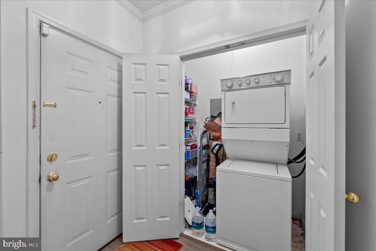 1708 LAKE SHORE CREST DRIVE 24