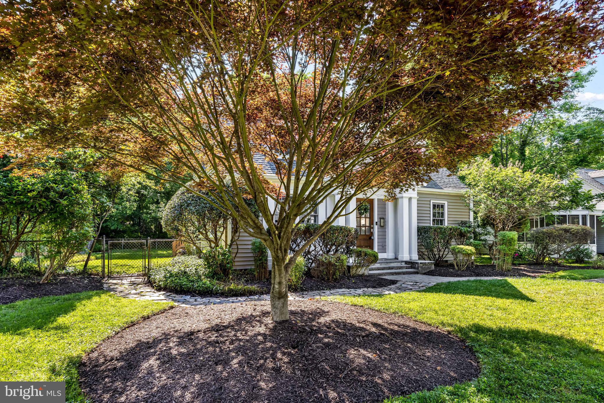 2833 BOLLING ROAD