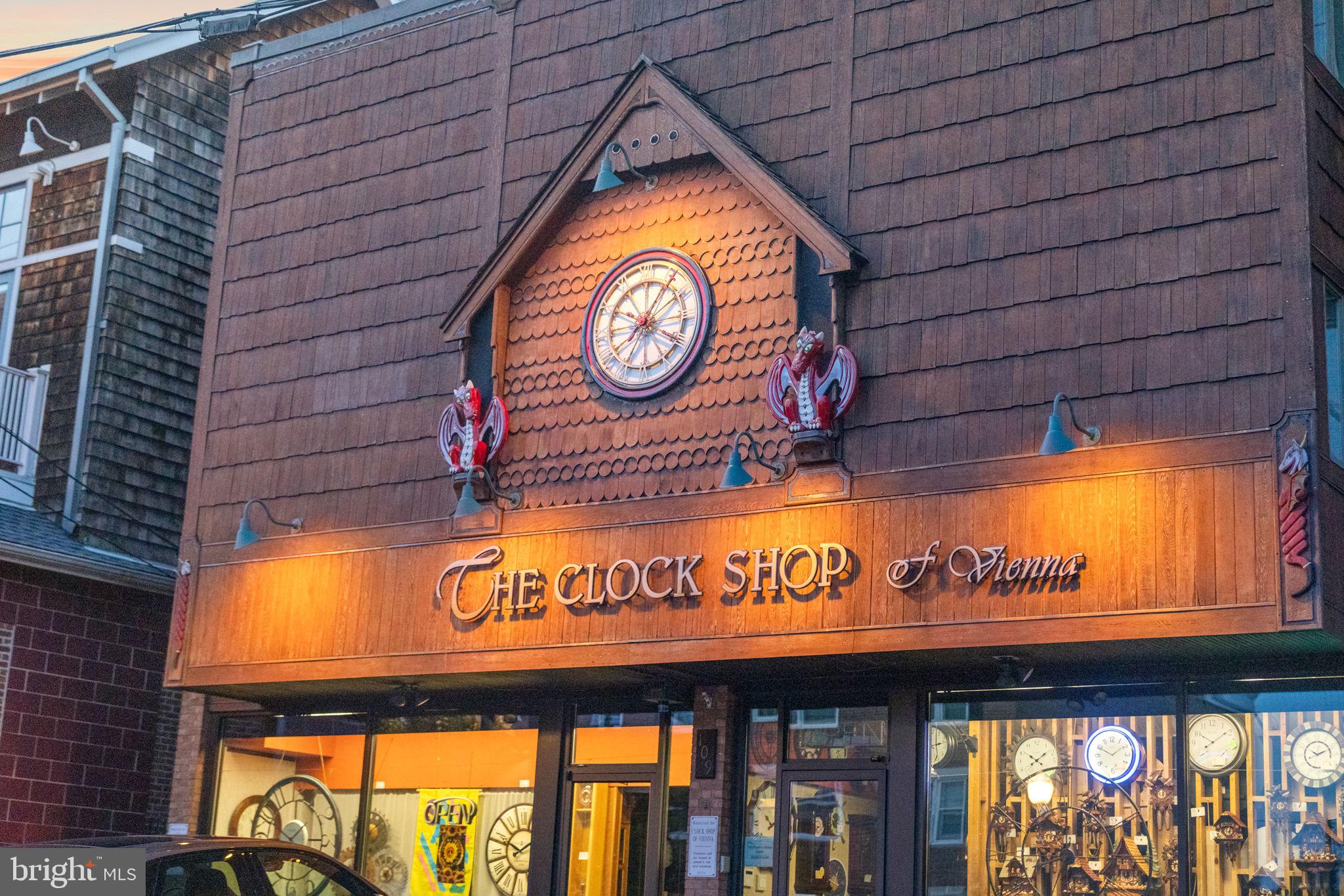 125 MARKET SQUARE NW 4