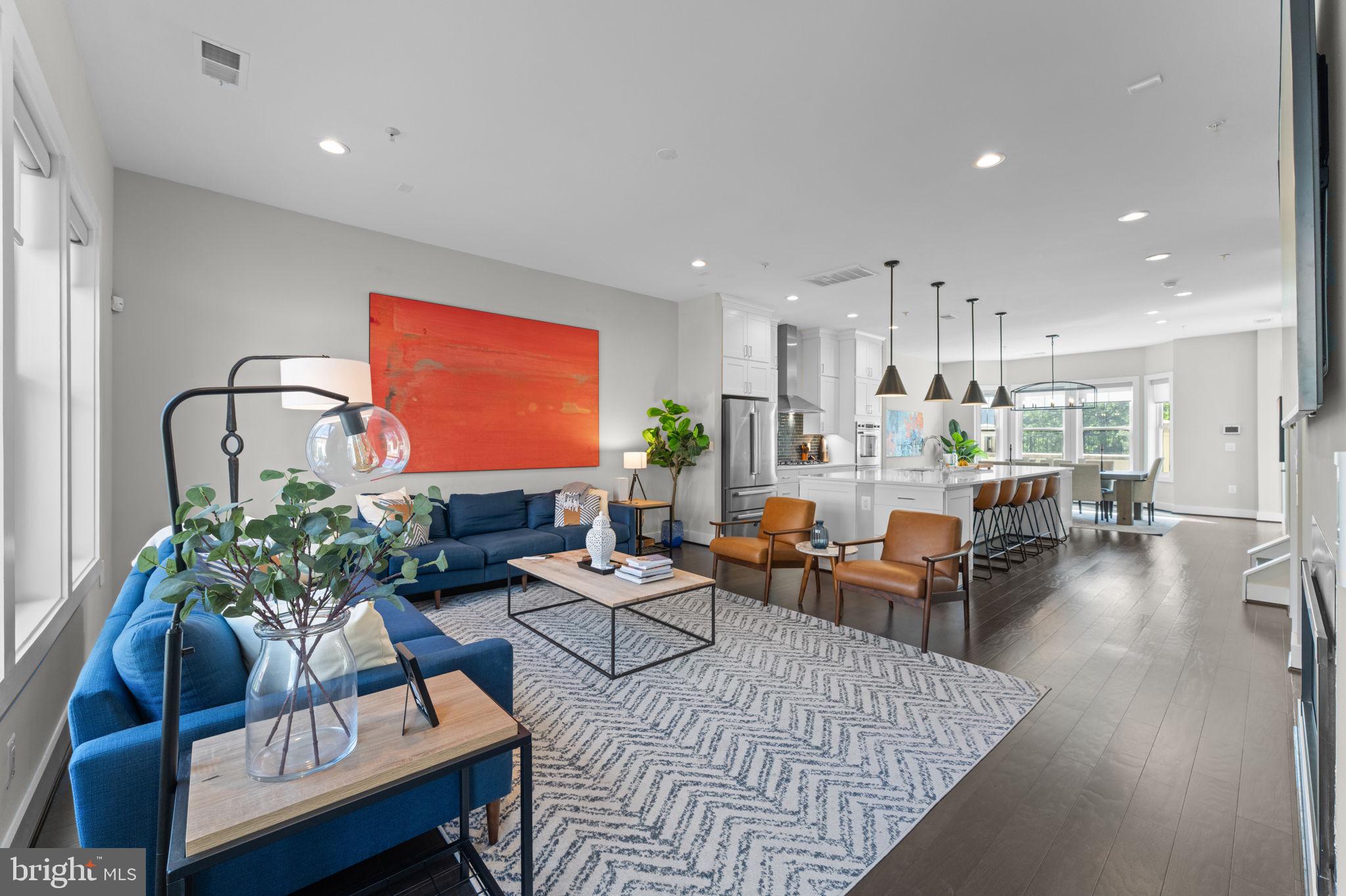 125 MARKET SQUARE NW 4