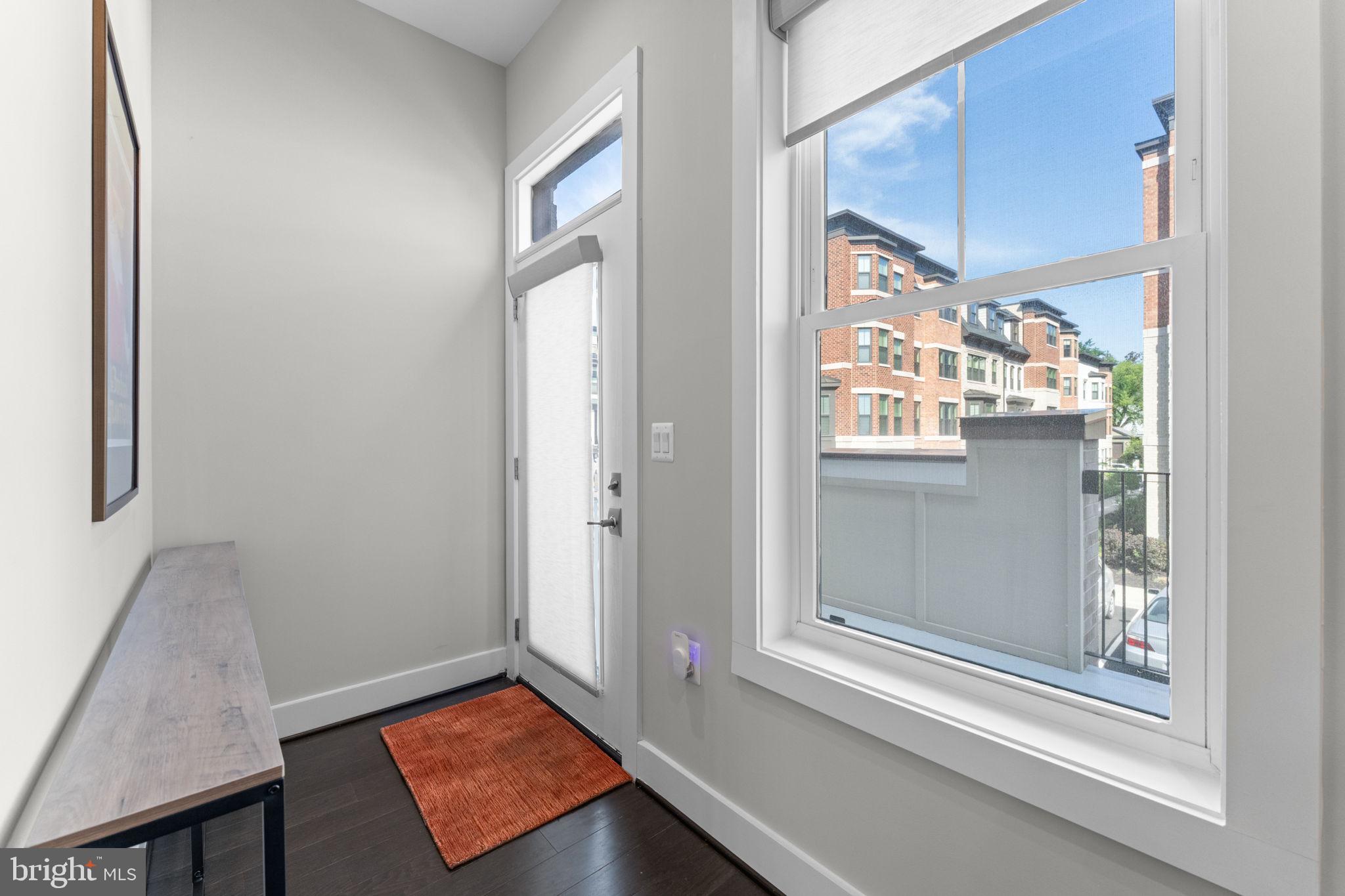 125 MARKET SQUARE NW 4