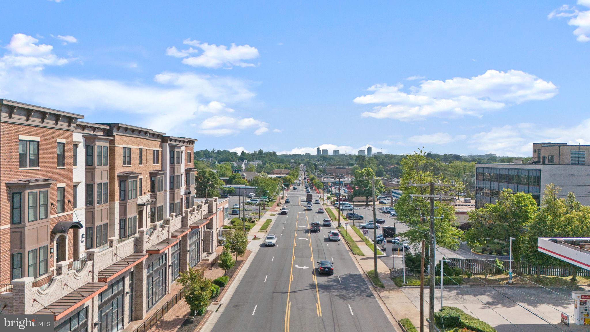125 MARKET SQUARE NW 4