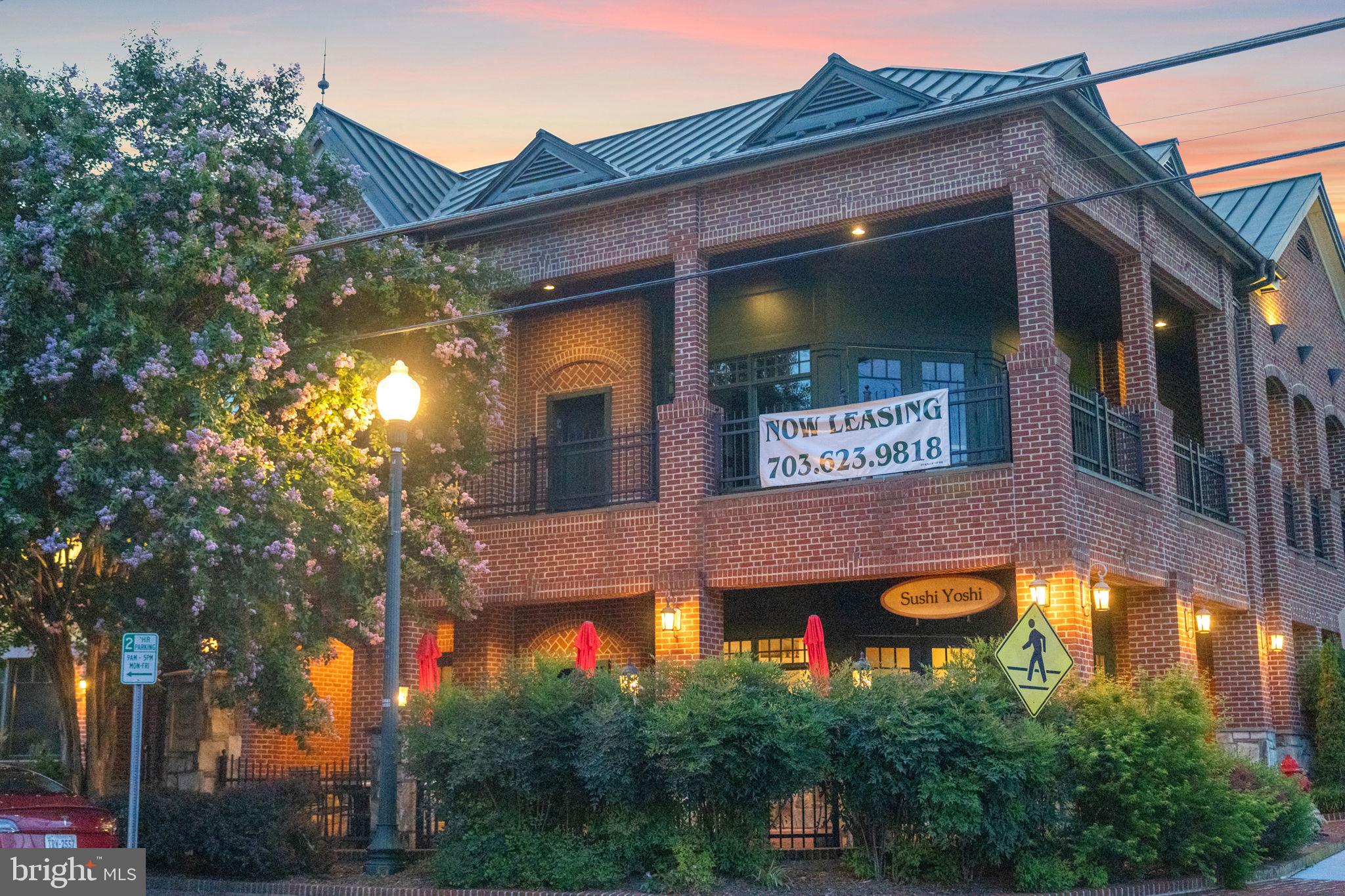 125 MARKET SQUARE NW 4