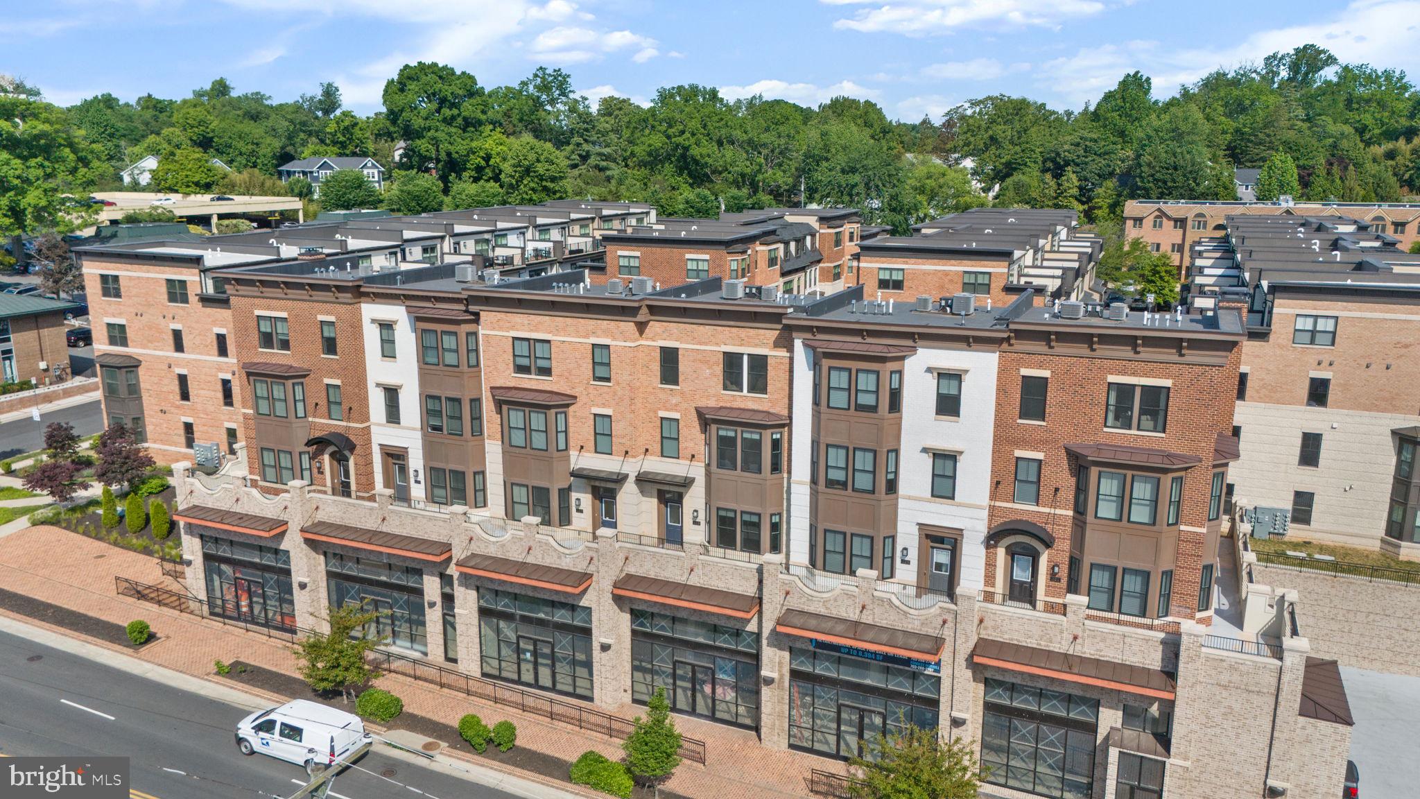 125 MARKET SQUARE NW 4
