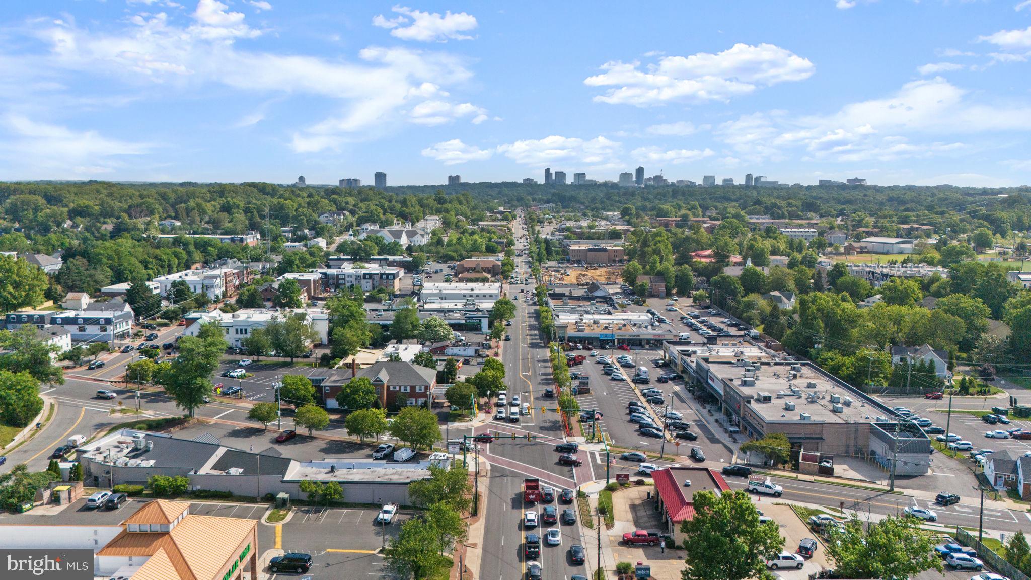 125 MARKET SQUARE NW 4
