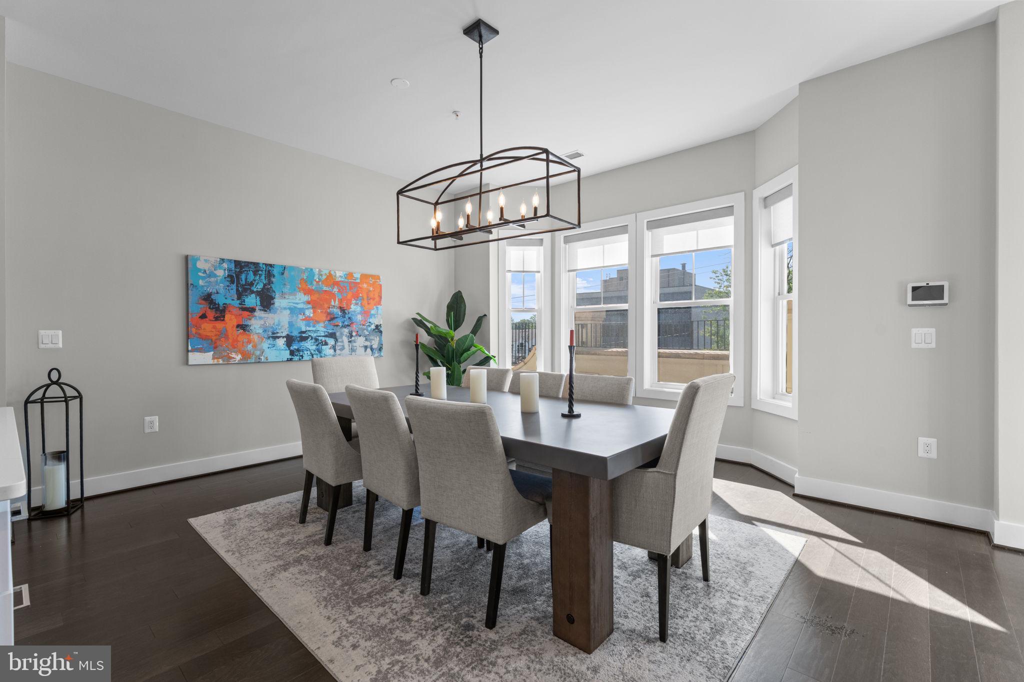 125 MARKET SQUARE NW 4