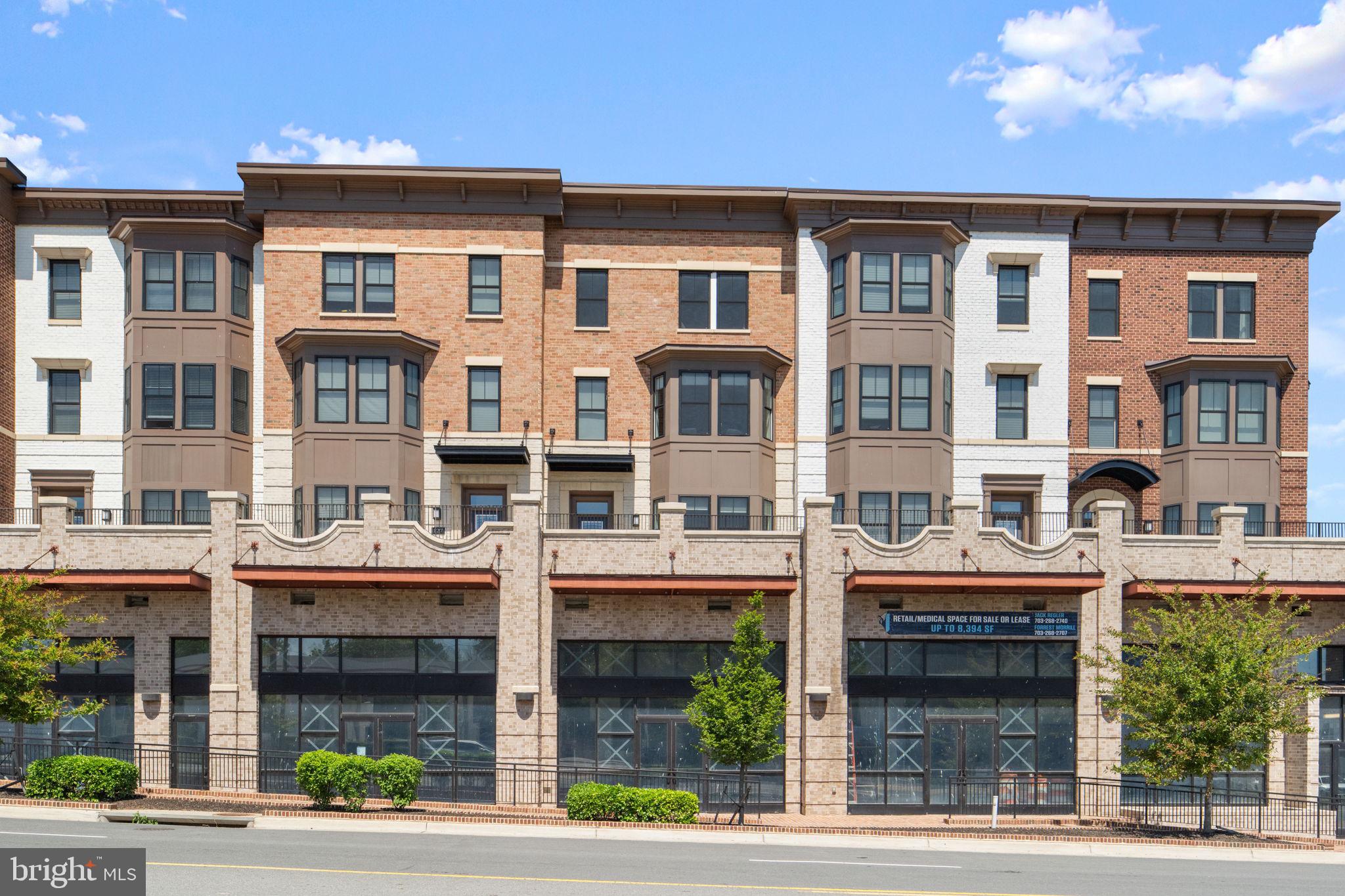 125 MARKET SQUARE NW 4