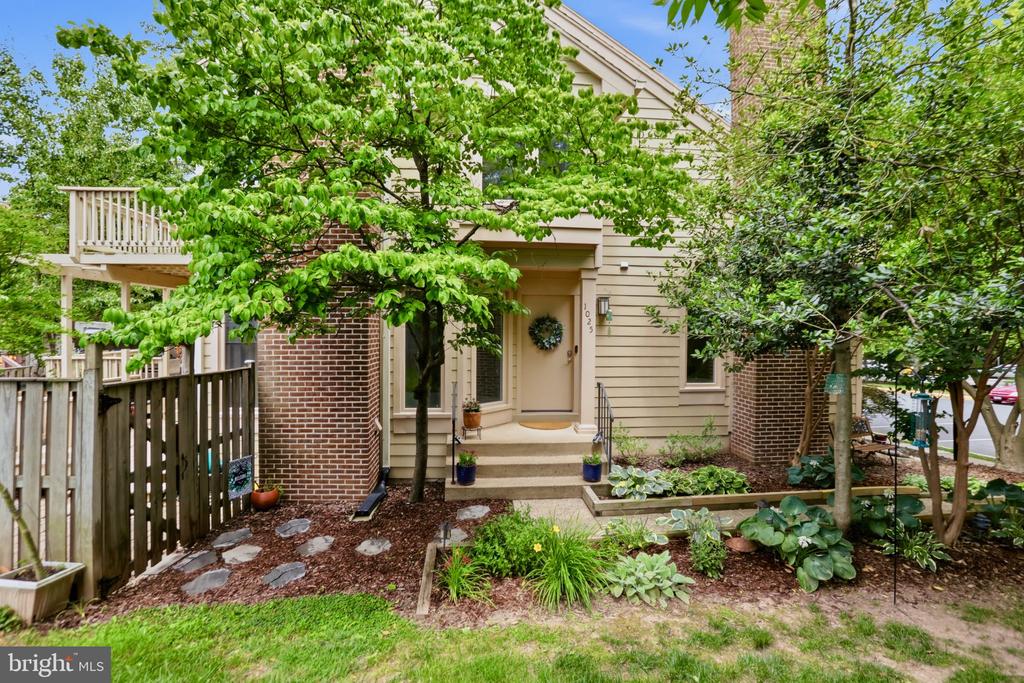1025 BOROS COURT