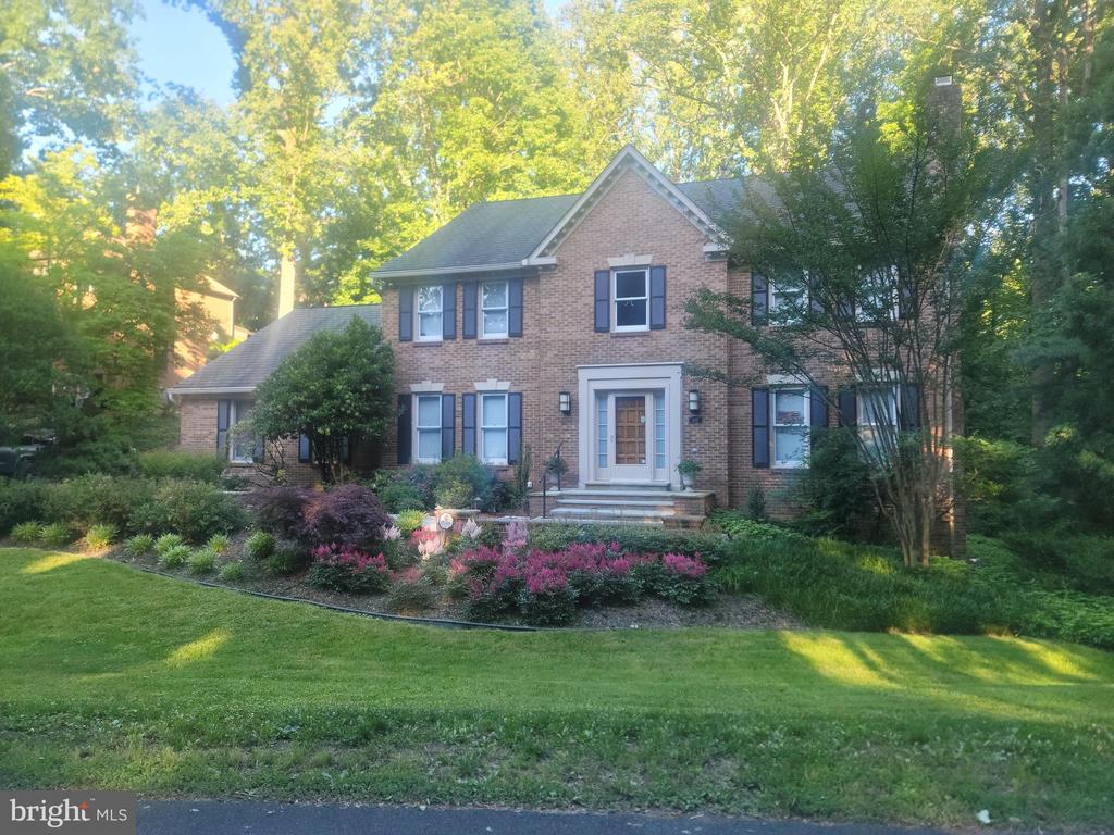 1097 OLD CEDAR ROAD