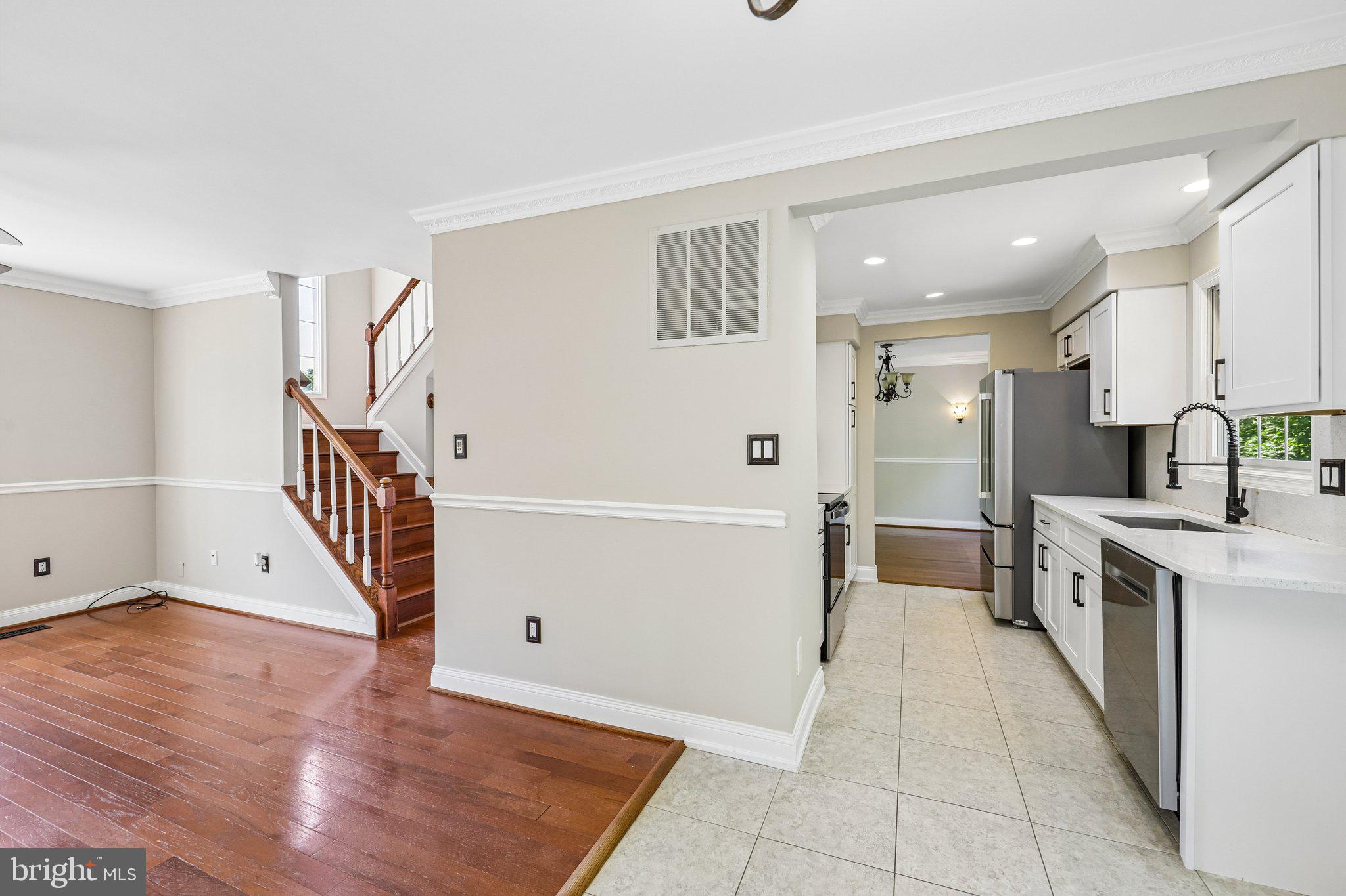 6520 PALISADES DRIVE