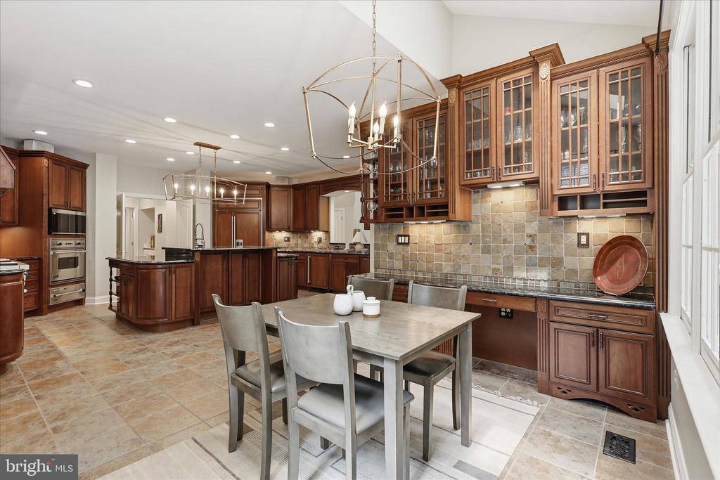 7211 TWELVE OAKS DRIVE