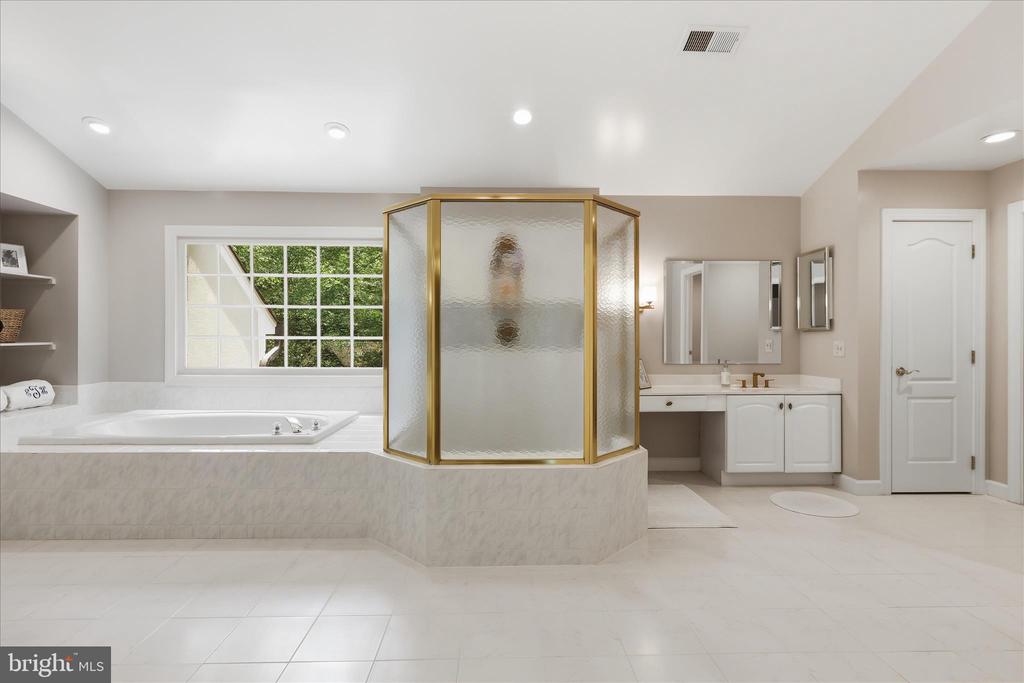 7211 TWELVE OAKS DRIVE