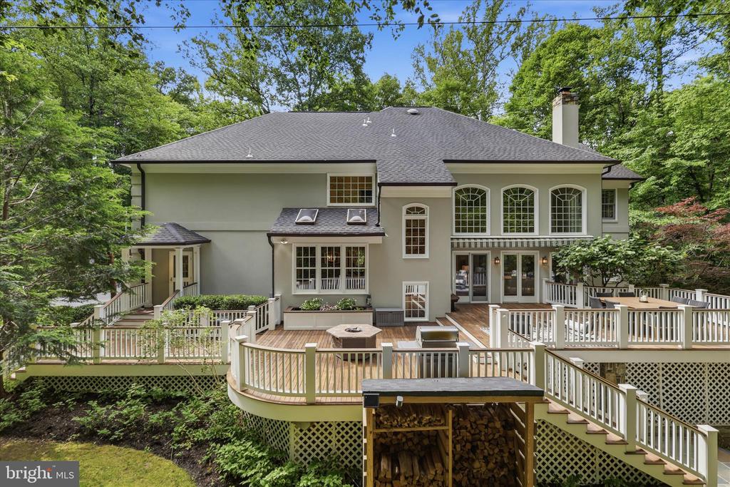7211 TWELVE OAKS DRIVE