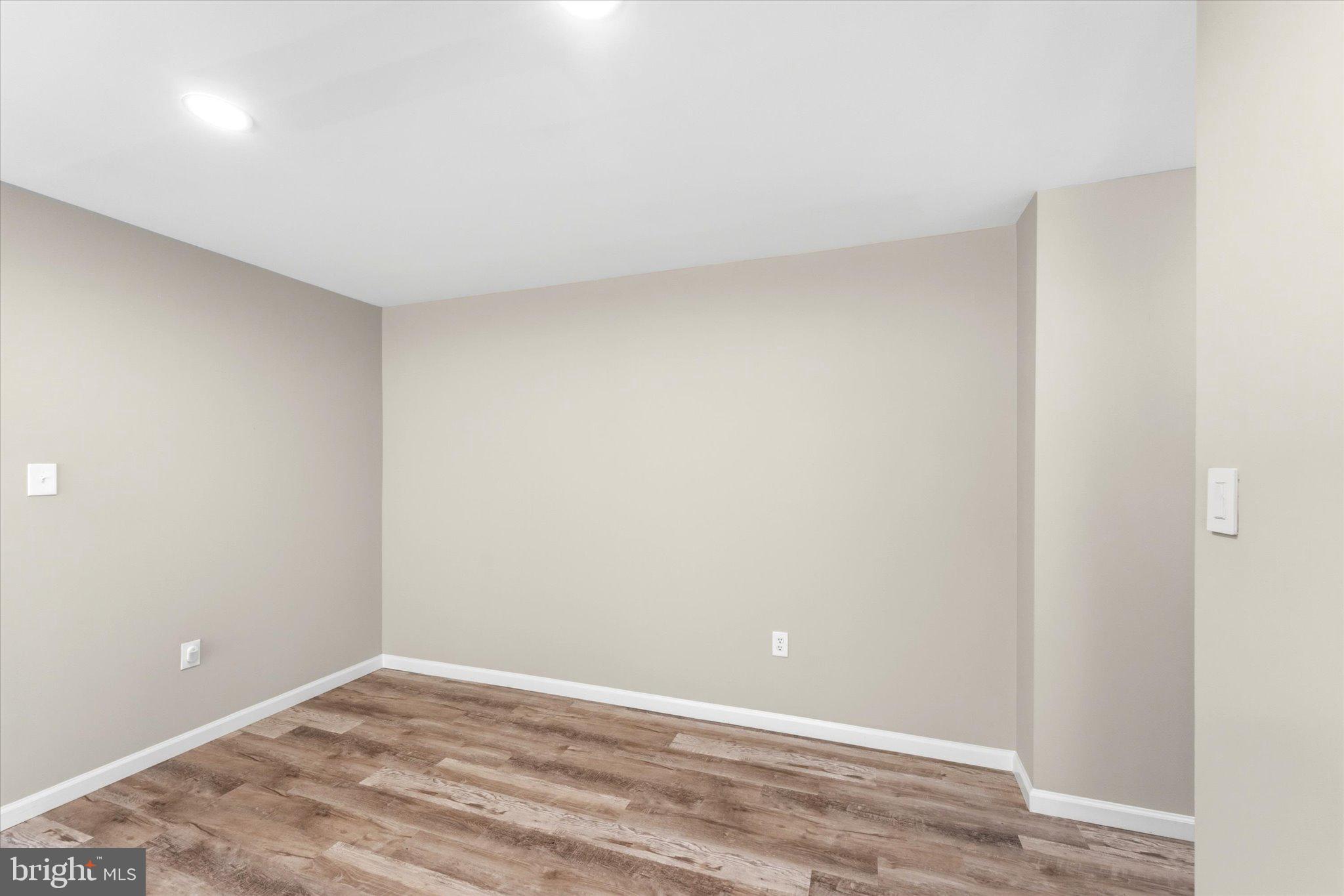 9730 KINGSBRIDGE DRIVE 3