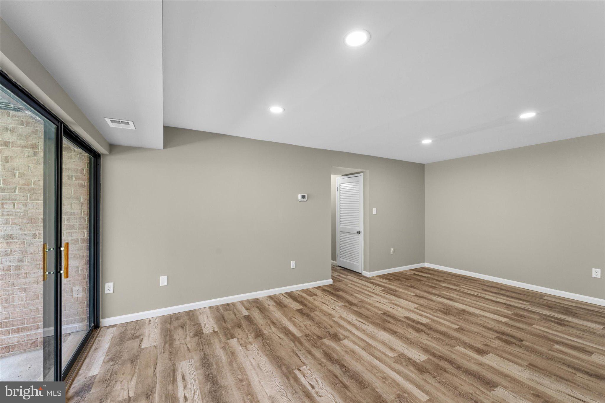 9730 KINGSBRIDGE DRIVE 3