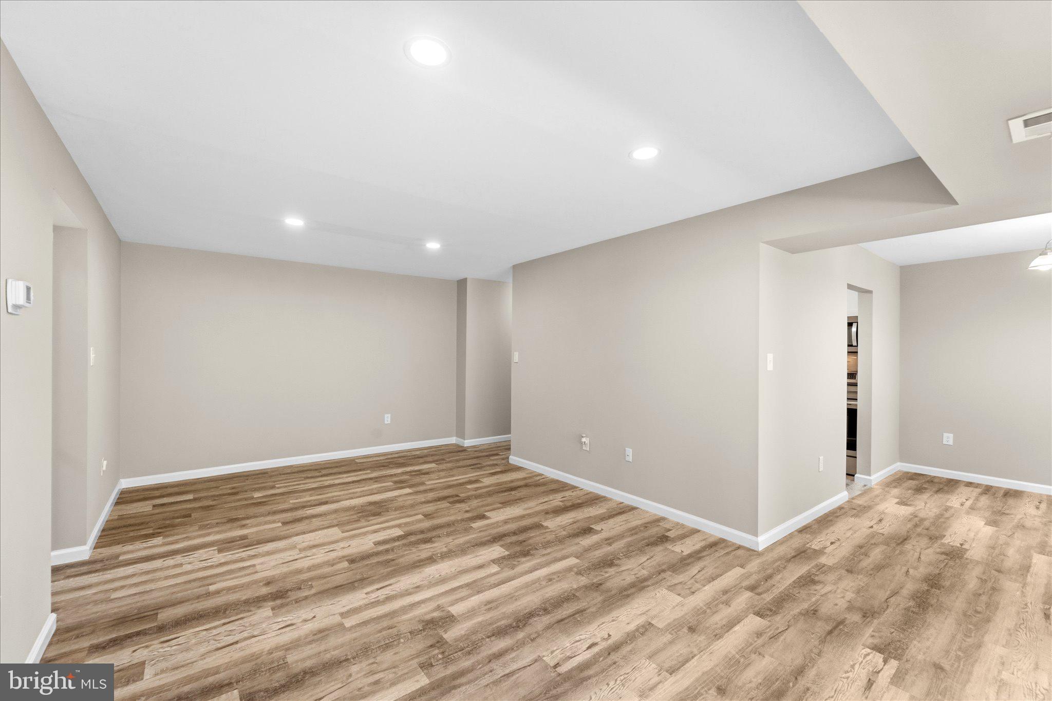 9730 KINGSBRIDGE DRIVE 3