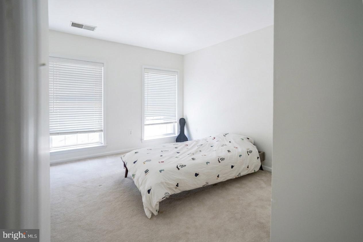 4658 HUMMINGBIRD LANE
