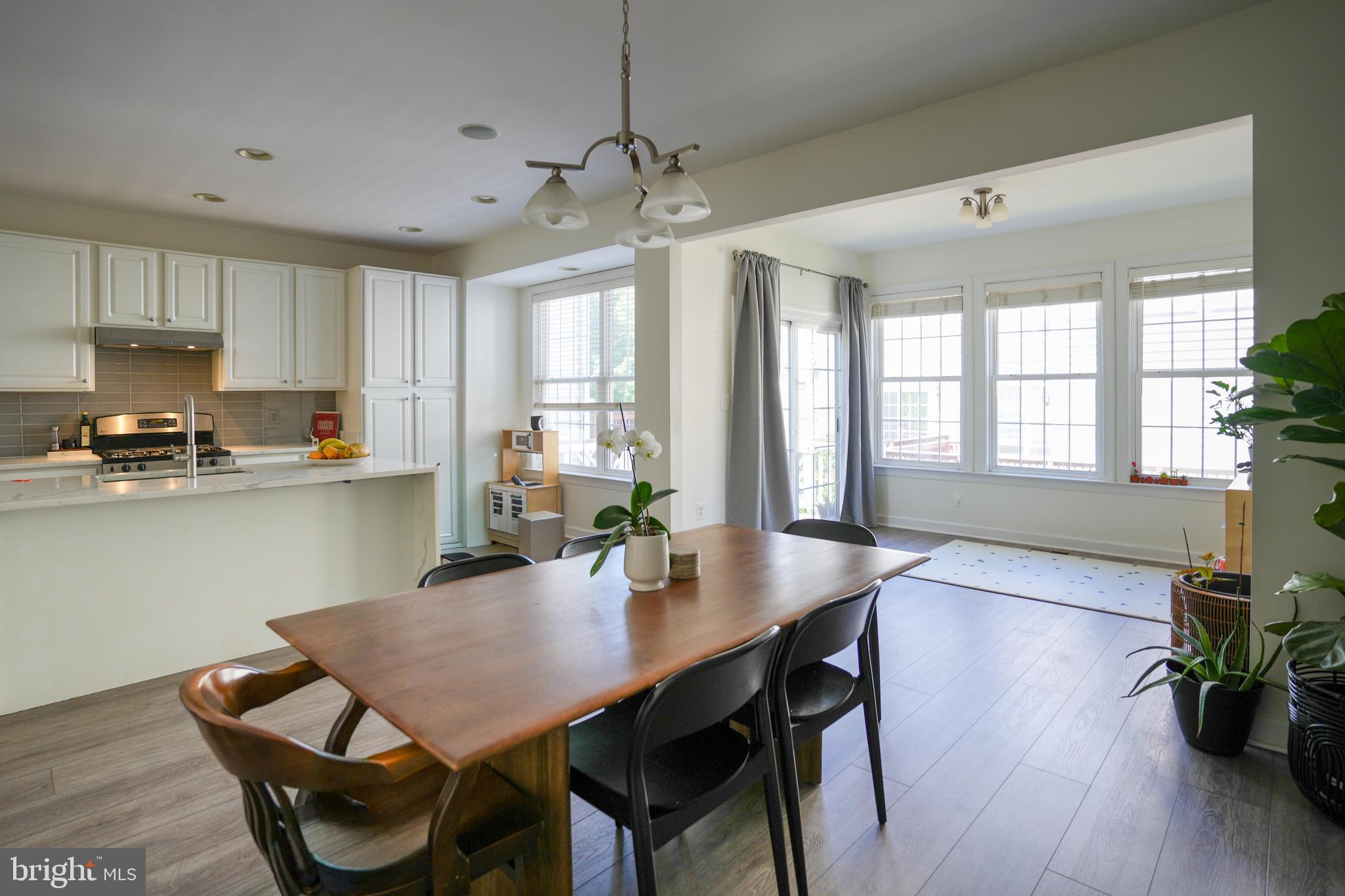 4658 HUMMINGBIRD LANE