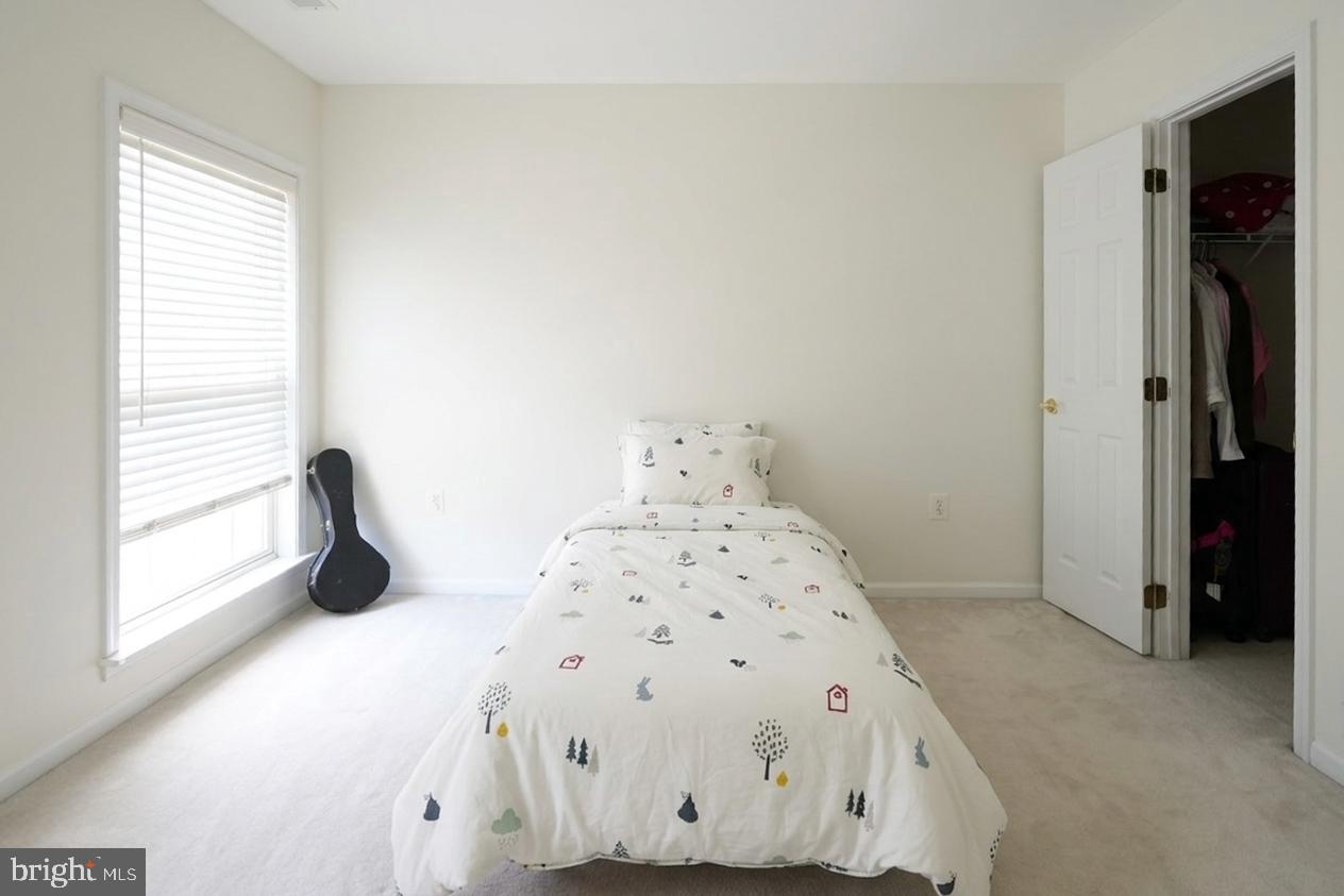 4658 HUMMINGBIRD LANE