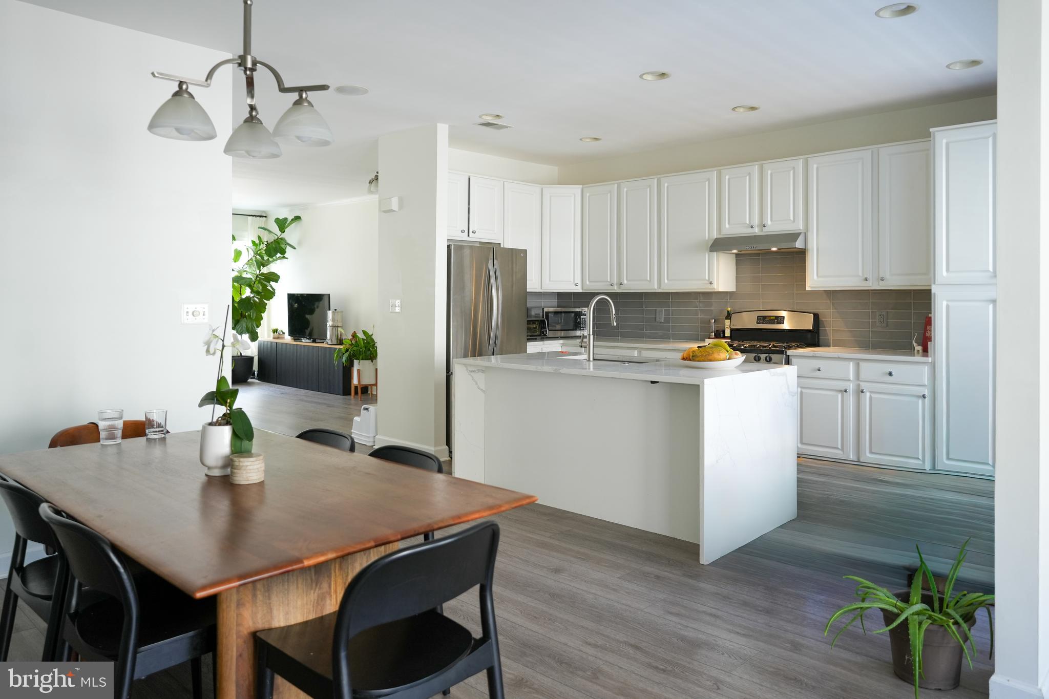 4658 HUMMINGBIRD LANE