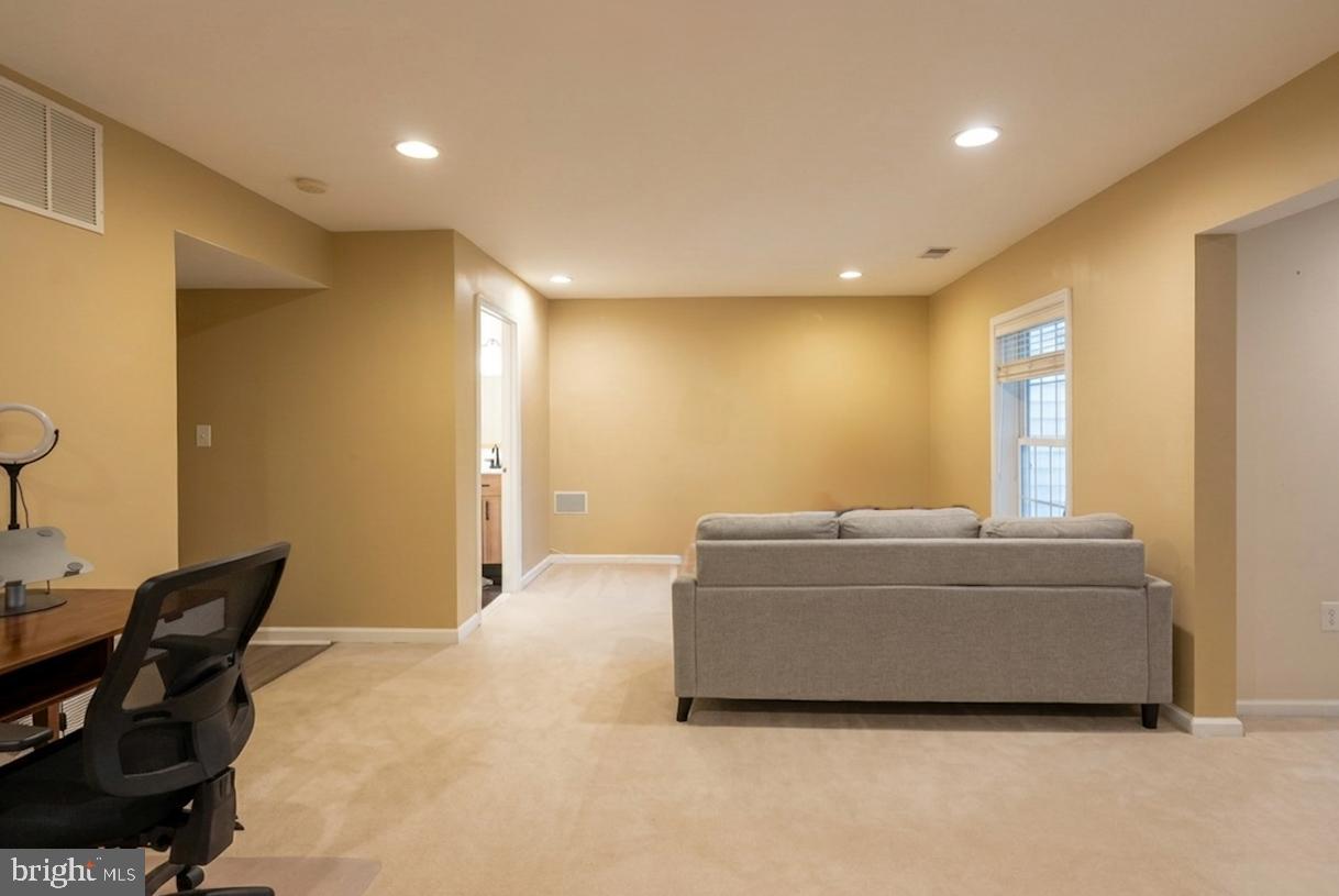 4658 HUMMINGBIRD LANE