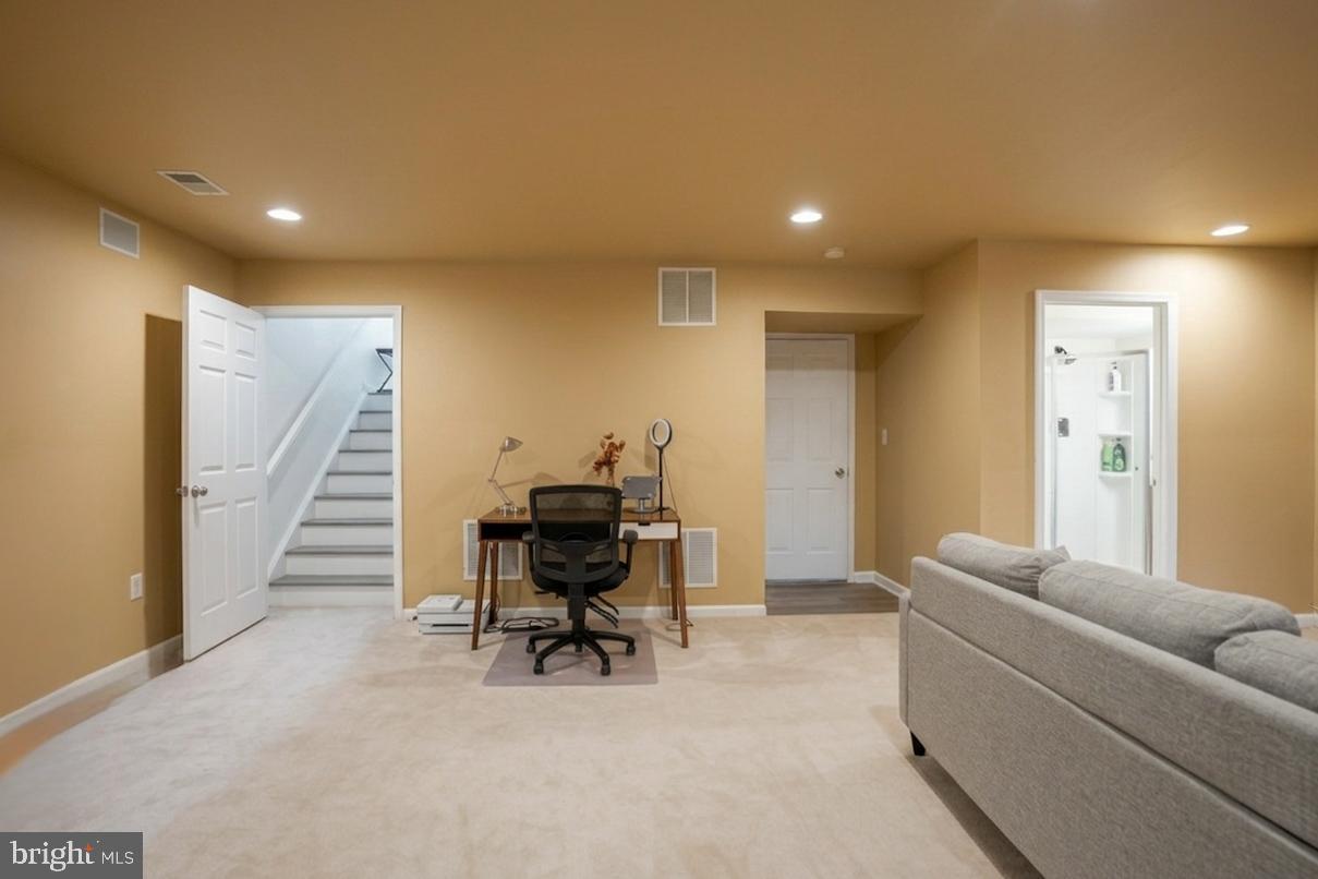 4658 HUMMINGBIRD LANE