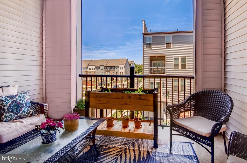 2127 GLACIER ROAD 86