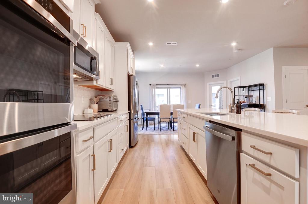 2127 GLACIER ROAD 86