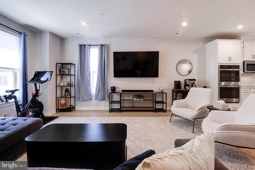 2127 GLACIER ROAD 86