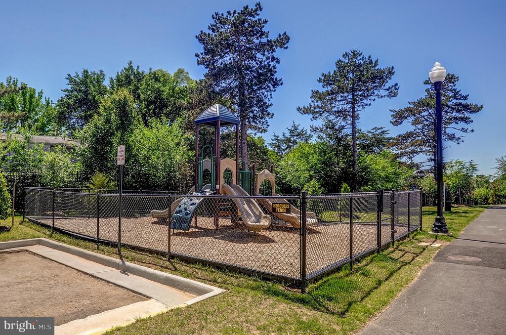 2127 GLACIER ROAD 86