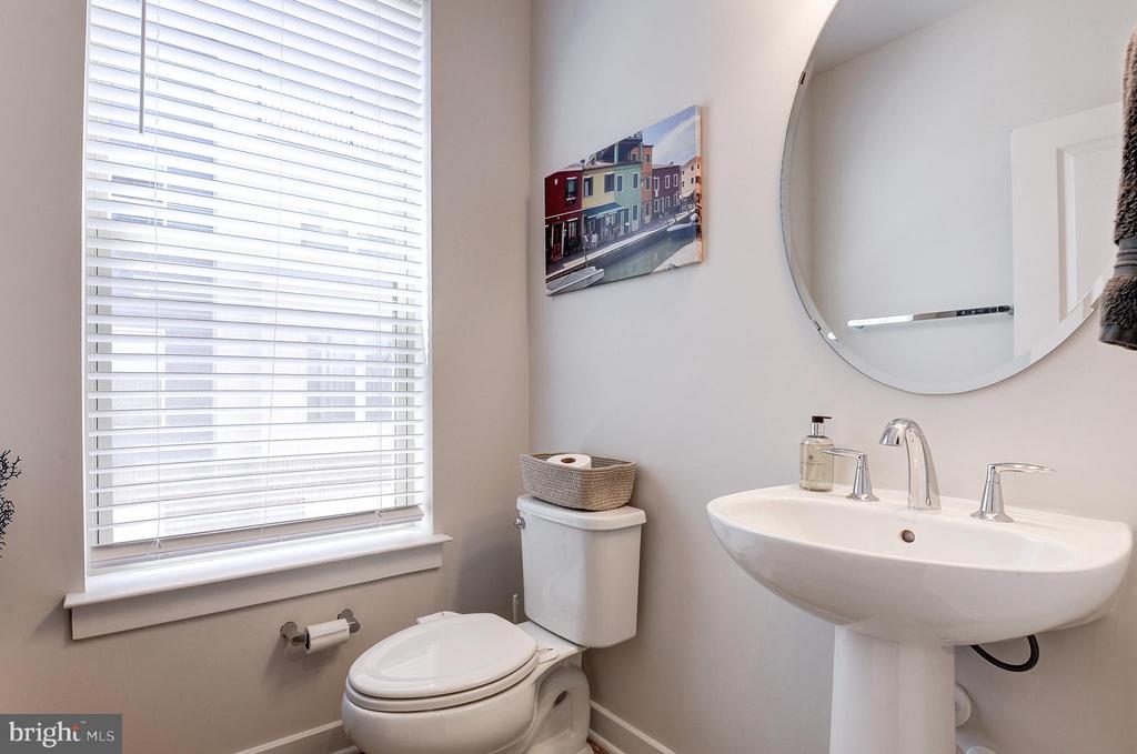 2127 GLACIER ROAD 86