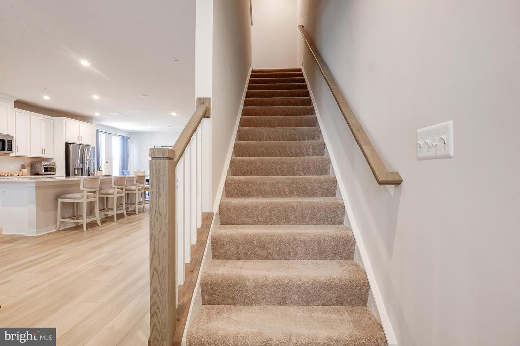 2127 GLACIER ROAD 86
