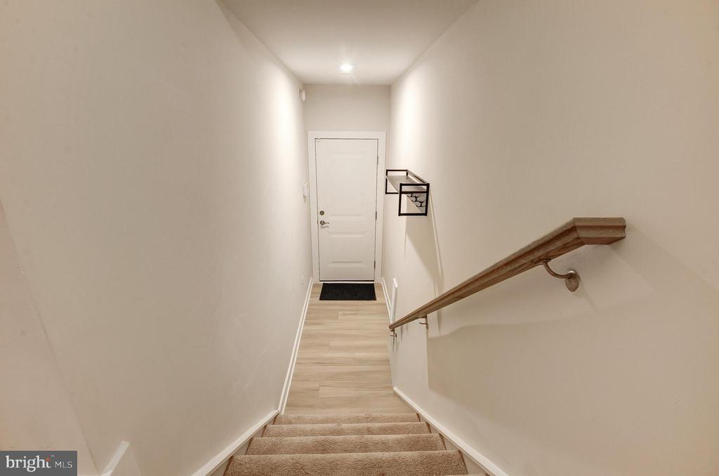2127 GLACIER ROAD 86