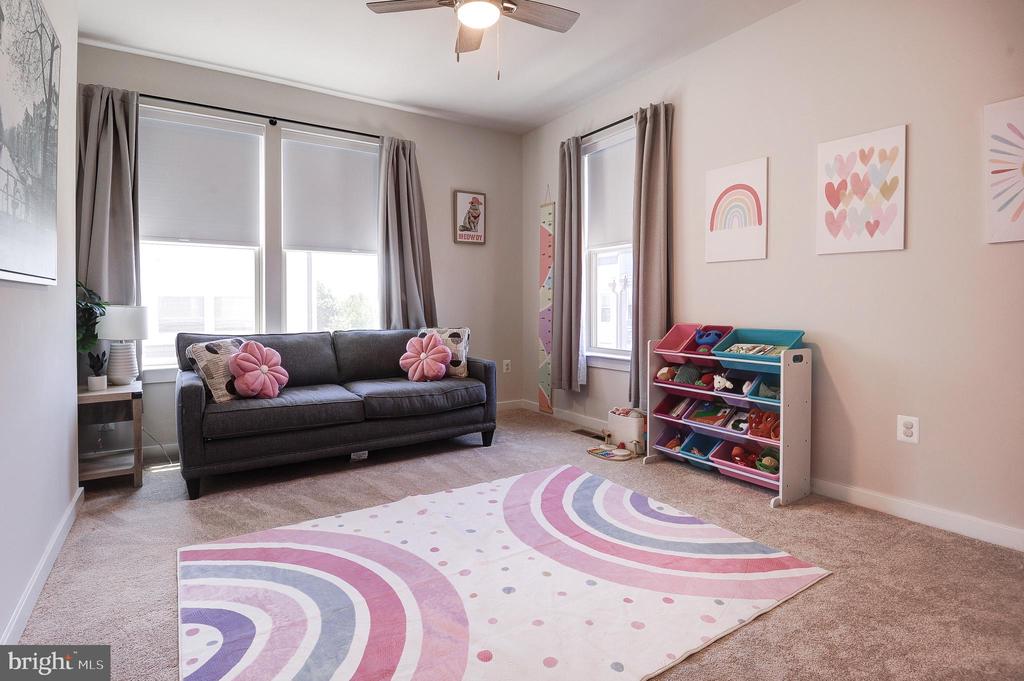 2127 GLACIER ROAD 86