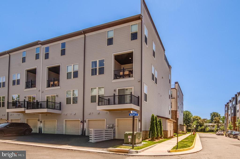 2127 GLACIER ROAD 86