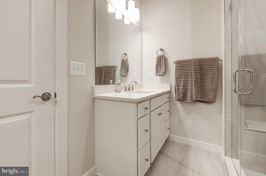 2127 GLACIER ROAD 86