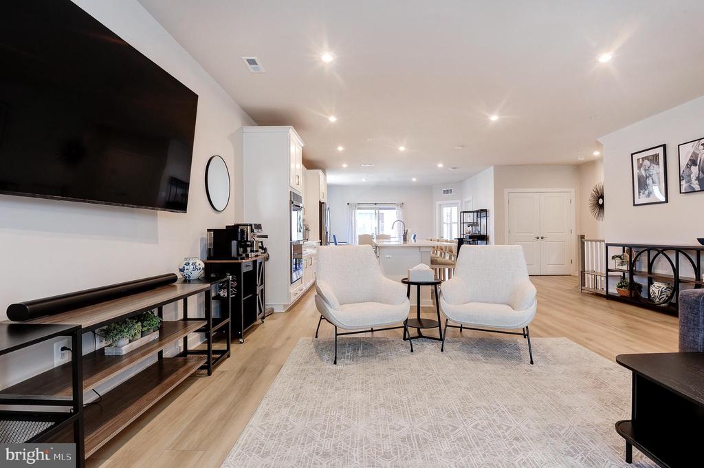 2127 GLACIER ROAD 86