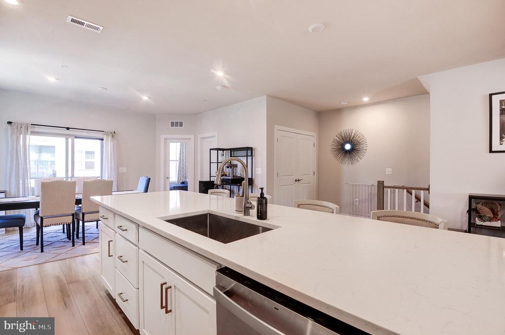 2127 GLACIER ROAD 86