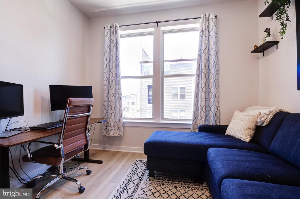 2127 GLACIER ROAD 86