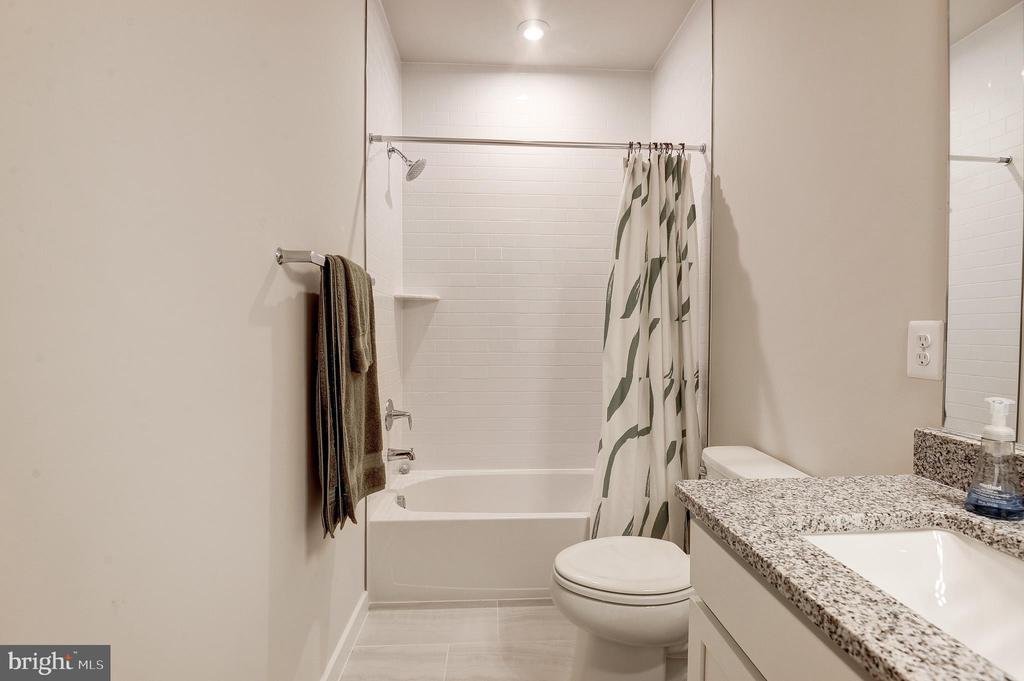 2127 GLACIER ROAD 86