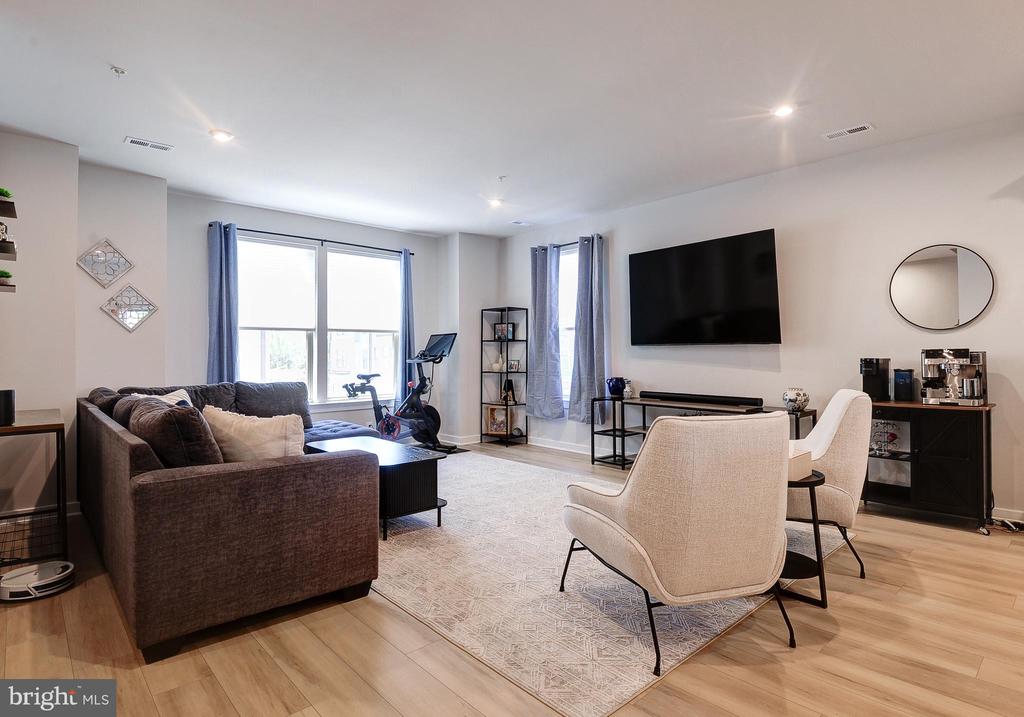 2127 GLACIER ROAD 86